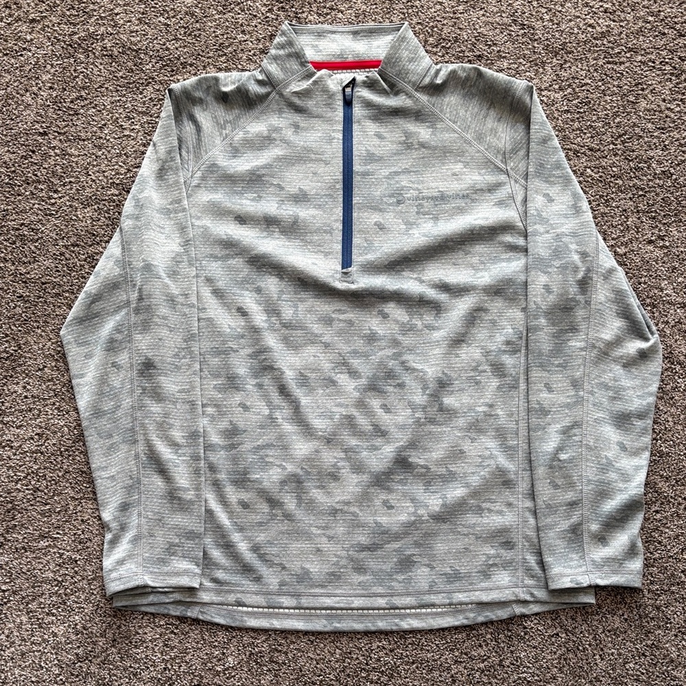 NWOT Men’s Vineyard Vines Performace Camo Quarter Zip.  Grey with Navy Blue.